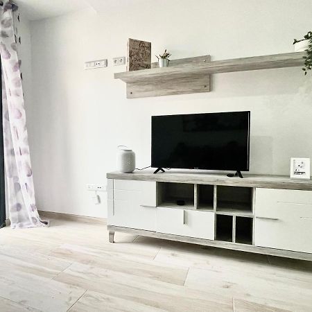 Island Suites Arona  Ngoại thất bức ảnh