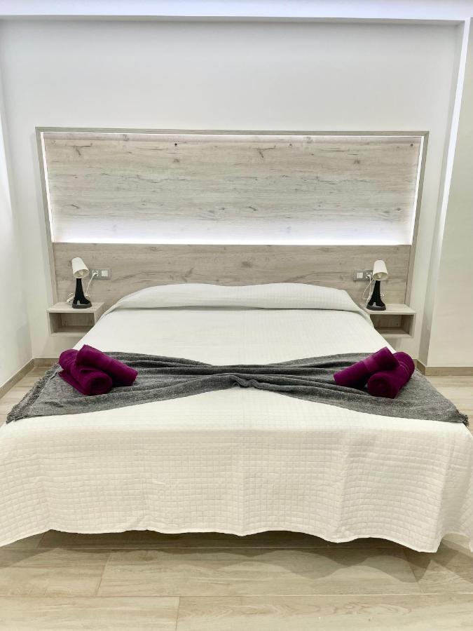 Island Suites Arona  Ngoại thất bức ảnh