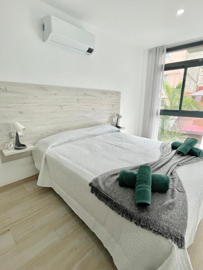 Island Suites Arona  Ngoại thất bức ảnh
