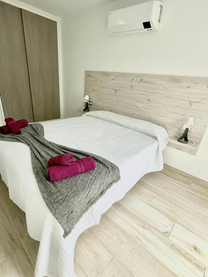 Island Suites Arona  Ngoại thất bức ảnh