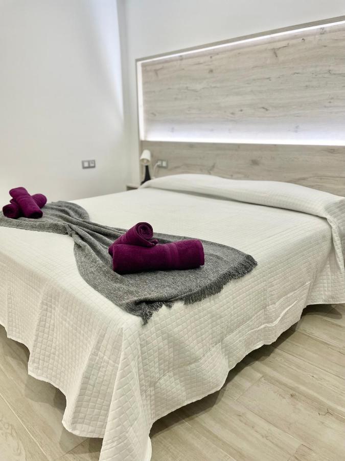 Island Suites Arona  Ngoại thất bức ảnh