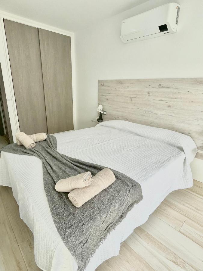 Island Suites Arona  Ngoại thất bức ảnh