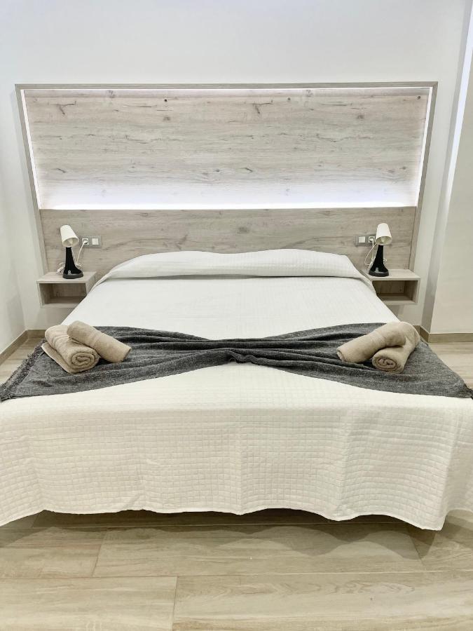 Island Suites Arona  Ngoại thất bức ảnh
