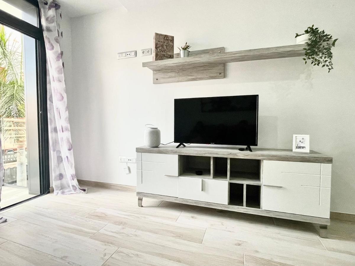 Island Suites Arona  Ngoại thất bức ảnh