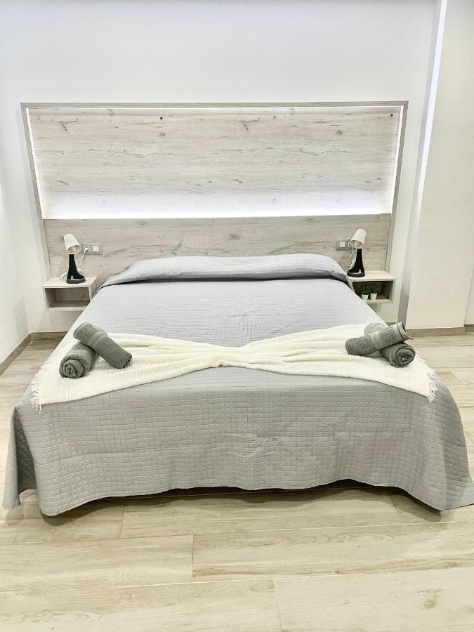 Island Suites Arona  Ngoại thất bức ảnh