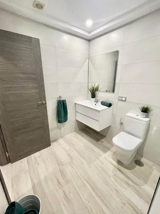 Island Suites Arona  Ngoại thất bức ảnh