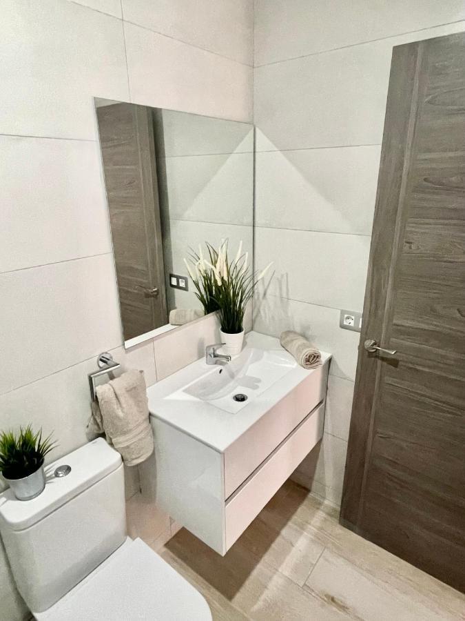 Island Suites Arona  Ngoại thất bức ảnh